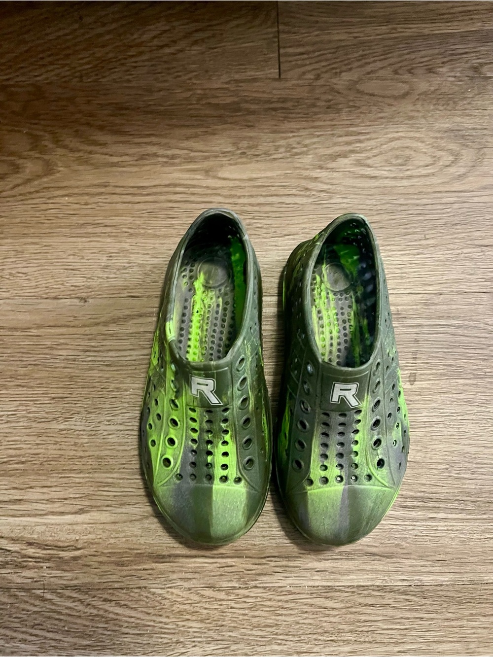 Rockin Marbled Green Slip-On Perforated Water Shoes